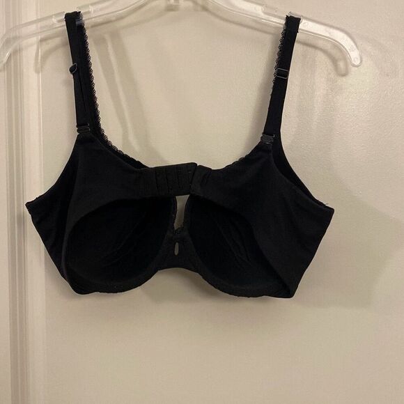 Victoria’s Secret body by Victoria padded perfect coverage bra size 34DD  - Picture 4 of 7